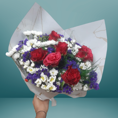 6 güllü ve mevsim buketi